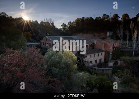 Die alte Mühle im Fluss Rellinars (Vallès Occidental, Barcelona, Katalonien, Spanien) ESP: El antiguo molino en la riera de Rellinars (Barcelona) Stockfoto