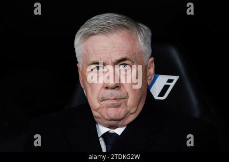 Madrid, Spanien. Dezember 2023. Carlo Ancelotti, Trainer von Real Madrid, wurde 2023-24 beim Spiel der La Liga zwischen Real Madrid und Villarreal im Santiago-Bernabeu-Stadion gesehen. Endergebnis: Real Madrid 4:1 Villarreal. Quelle: SOPA Images Limited/Alamy Live News Stockfoto