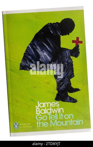 Erzähl es im Taschenbuch von Mountain, einem halb-autobiografischen Roman von James Baldwin aus dem Jahr 1953 Stockfoto