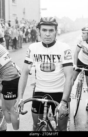 Radsportteam Goudsmit Hof, Portrait Eddy Merckx, Portraits Belgian Cycling Team, 27-06-1972, Whizgle News from the Past, Zugeschnitten auf die Zukunft. Erkunden Sie historische Geschichten, das Image der niederländischen Agentur aus einer modernen Perspektive, die die Lücke zwischen den Ereignissen von gestern und den Erkenntnissen von morgen überbrückt. Eine zeitlose Reise, die die Geschichten prägt, die unsere Zukunft prägen Stockfoto