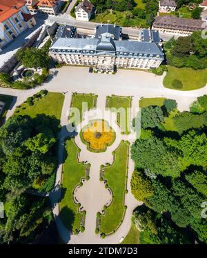 Luftbild des Schlosses Donaueschingen mit einem wunderschönen Garten Stockfoto