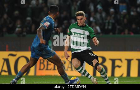 Lissabon, Portugal. Dezember 2023. Lissabon, 18/2023 - Sporting CP war heute Abend Gastgeber des FC Porto im Estádio de Alvalade in Lissabon, in einem Spiel, das für die 14. Runde der I League der Saison 2023/2024 zählt. Viktor Gyokeres (Álvaro Isidoro/Global Imagens) Credit: Atlantico Press/Alamy Live News Stockfoto