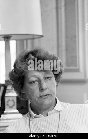 Stellvertretende Frau van Diepen, Provinzleitung, 20-04-1989, Whizgle News aus der Vergangenheit, zugeschnitten auf die Zukunft. Erkunden Sie historische Geschichten, das Image der niederländischen Agentur aus einer modernen Perspektive, die die Lücke zwischen den Ereignissen von gestern und den Erkenntnissen von morgen überbrückt. Eine zeitlose Reise, die die Geschichten prägt, die unsere Zukunft prägen Stockfoto