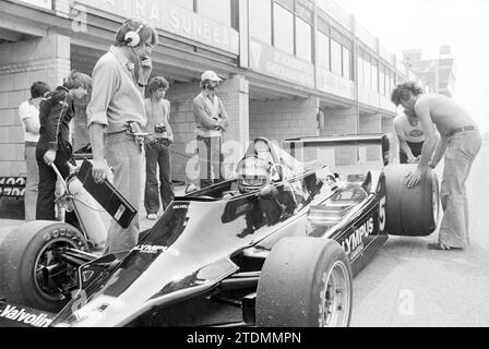 Rennwagen Circuit Zandvoort, Zandvoort, 00-00-1978, Whizgle News from the Past, maßgeschneidert für die Zukunft. Erkunden Sie historische Geschichten, das Image der niederländischen Agentur aus einer modernen Perspektive, die die Lücke zwischen den Ereignissen von gestern und den Erkenntnissen von morgen überbrückt. Eine zeitlose Reise, die die Geschichten prägt, die unsere Zukunft prägen Stockfoto