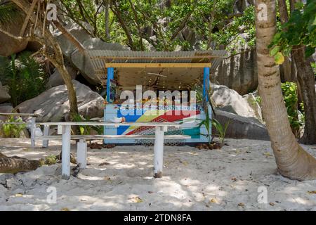 Beach Cafe Shack auf Anse Source d'Argent, La Digue Island, Seychellen. Indischer Ozean Stockfoto