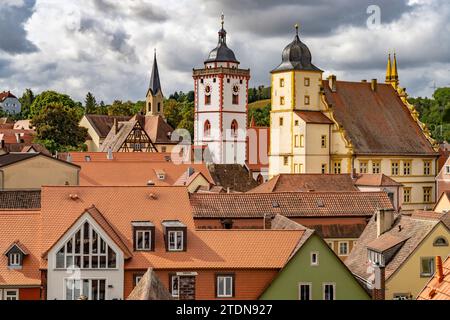 Altstadt mit St.-Nikolai-Kirche und Schloss Marktbreit in Marktbreit , Unterfranken, Bayern, Deutschland | Altstadt mit St.-Nikolai-Kirche und Schlo Stockfoto