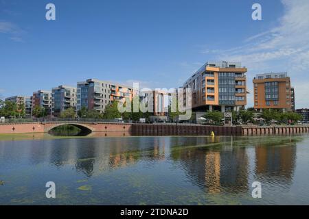 Neubauten am Fluß Motlawa, Stara Stocznia, Danzig, Woiwodschaft Pommern, Polen *** Neubauten am Fluss Motlawa, Stara Stocznia, Danzig, Woiwodschaft Pommern, Polen Stockfoto