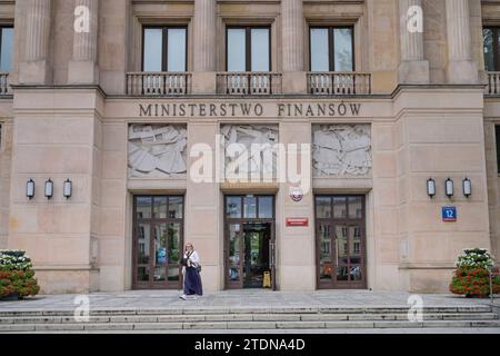 Finanzministerium - Ministerwo Finansow, Swietokrzyska, Warschau, Woiwodschaft Masowien, Polen *** Finanzministerium Ministerstwo Finansow, Swietokrzyska, Warschau, Woiwodschaft Mazowieckie, Polen Stockfoto