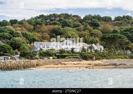 Das beliebte Weiße Haus Hotel neben dem Hafen von Herm, Bailiwick von Guernsey, Kanalinseln Stockfoto