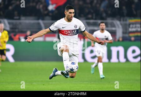 Champions League, Signal Iduna Park Dortmund: Borussia Dortmund gegen Paris Saint Germain; Achraf Hakimi (PSG) Stockfoto