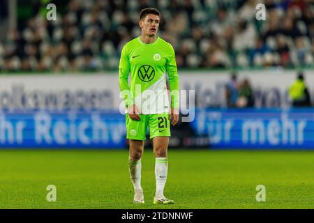 Wolfsburg, Deutschland. Dezember 2023. firo: 09.12.2023, Fußball, 1. Liga, 1. Bundesliga, Saison 2023/2024, VfL Wolfsburg - SC Freiburg Joakim Maehle (VfL Wolfsburg) ganze Figur, Quelle: dpa/Alamy Live News Stockfoto