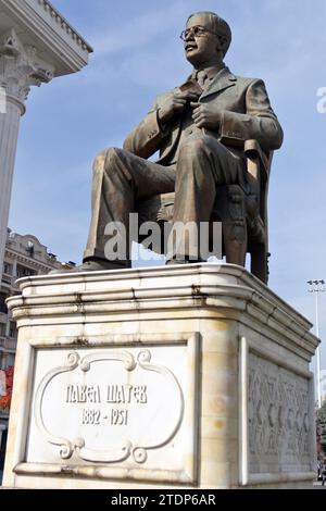 Statue von Pawel Shatev in Skopje Mazedonien. Pavel Potsev Shatev (* 15. Juli 1882 bis 30. Januar 1951) war ein sozialistischer Revolutionär aus Mazedonien und Mitglied des linken Flügels der Internen Mazedonisch-Adrianopel Revolutionären Organisation (IMARO), der später ein linker politischer Aktivist wurde. Per Anastas Vangeli war er selbst zum Bulgaren erklärt worden. Stockfoto