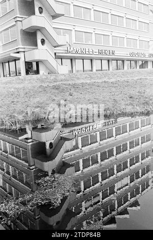 Erw. Magnet, Alkmaar, Exterieur, 21-04-1975, Whizgle News aus der Vergangenheit, maßgeschneidert für die Zukunft. Erkunden Sie historische Geschichten, das Image der niederländischen Agentur aus einer modernen Perspektive, die die Lücke zwischen den Ereignissen von gestern und den Erkenntnissen von morgen überbrückt. Eine zeitlose Reise, die die Geschichten prägt, die unsere Zukunft prägen Stockfoto