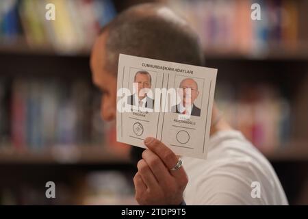 ISTANBUL, TURKIYE - 28. MAI 2023: Wahlgang während der Präsidentschaftswahl in Turkije Stockfoto