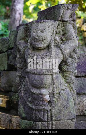 Die Ruine des Gambar-Feuchttempels. Der Gambar Wetan Tempel wurde während des Majapahit-Königreichs nach der Herrschaft von Hayam Wuruk errichtet Stockfoto