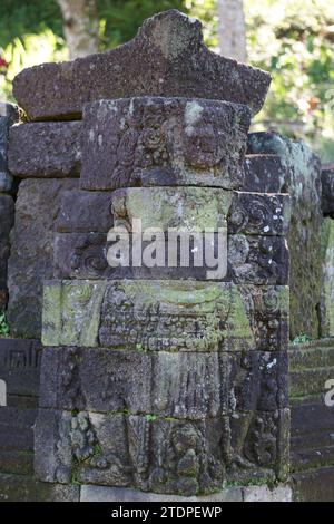 Die Ruine des Gambar-Feuchttempels. Der Gambar Wetan Tempel wurde während des Majapahit-Königreichs nach der Herrschaft von Hayam Wuruk errichtet Stockfoto