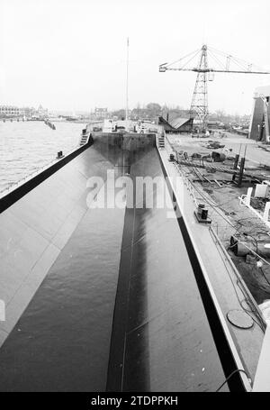 Werft Stapel Spaarndam, Spaarndam, Schiffe, 15-11-1978, Whizgle News aus der Vergangenheit, zugeschnitten auf die Zukunft. Erkunden Sie historische Geschichten, das Image der niederländischen Agentur aus einer modernen Perspektive, die die Lücke zwischen den Ereignissen von gestern und den Erkenntnissen von morgen überbrückt. Eine zeitlose Reise, die die Geschichten prägt, die unsere Zukunft prägen Stockfoto