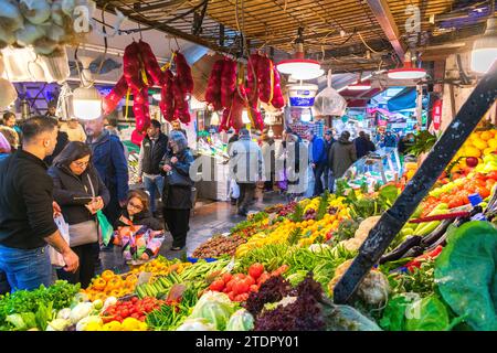 Kadikoy Bezirk Markt und Geschäfte im Winter Stockfoto