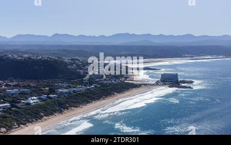 Plettenberg Bay ist eine Küstenstadt an der Garden Route in Südafrikas Westkap-Provinz. Stockfoto