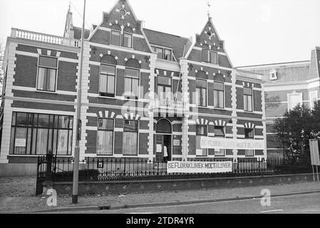 Erw. Flora Clinic, Exterieur, 11. 04. 1973, Whizgle News aus der Vergangenheit, zugeschnitten auf die Zukunft. Erkunden Sie historische Geschichten, das Image der niederländischen Agentur aus einer modernen Perspektive, die die Lücke zwischen den Ereignissen von gestern und den Erkenntnissen von morgen überbrückt. Eine zeitlose Reise, die die Geschichten prägt, die unsere Zukunft prägen Stockfoto