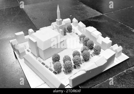 Modell Nieuwe Kerksplein, Model, Haarlem, Nieuwe Kerksplein, Niederlande, 18-11-1983, Whizgle News aus der Vergangenheit, zugeschnitten auf die Zukunft. Erkunden Sie historische Geschichten, das Image der niederländischen Agentur aus einer modernen Perspektive, die die Lücke zwischen den Ereignissen von gestern und den Erkenntnissen von morgen überbrückt. Eine zeitlose Reise, die die Geschichten prägt, die unsere Zukunft prägen Stockfoto
