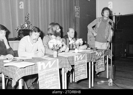 Gründung des Mieterverbandes IJmuiden, Associations, 08-11-1978, Whizgle News aus der Vergangenheit, zugeschnitten auf die Zukunft. Erkunden Sie historische Geschichten, das Image der niederländischen Agentur aus einer modernen Perspektive, die die Lücke zwischen den Ereignissen von gestern und den Erkenntnissen von morgen überbrückt. Eine zeitlose Reise, die die Geschichten prägt, die unsere Zukunft prägen Stockfoto