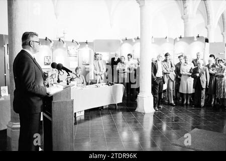 Eröffnungsausstellung 75 Jahre Naturdenkmäler im Singer Museum, Laren, 00-00-1981, Whizgle News from the Past, Tailored for the Future. Erkunden Sie historische Geschichten, das Image der niederländischen Agentur aus einer modernen Perspektive, die die Lücke zwischen den Ereignissen von gestern und den Erkenntnissen von morgen überbrückt. Eine zeitlose Reise, die die Geschichten prägt, die unsere Zukunft prägen Stockfoto