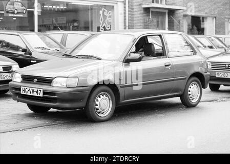 Der Automobilhersteller Rotteveel, Bloemendaal, Bloemendaal, 04-11-1997, Whizgle News aus der Vergangenheit, zugeschnitten auf die Zukunft. Erkunden Sie historische Geschichten, das Image der niederländischen Agentur aus einer modernen Perspektive, die die Lücke zwischen den Ereignissen von gestern und den Erkenntnissen von morgen überbrückt. Eine zeitlose Reise, die die Geschichten prägt, die unsere Zukunft prägen Stockfoto