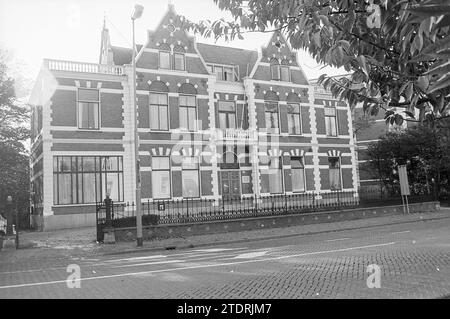 Erw. Flora Clinic, Exterieur, 29-10-1973, Whizgle News aus der Vergangenheit, zugeschnitten auf die Zukunft. Erkunden Sie historische Geschichten, das Image der niederländischen Agentur aus einer modernen Perspektive, die die Lücke zwischen den Ereignissen von gestern und den Erkenntnissen von morgen überbrückt. Eine zeitlose Reise, die die Geschichten prägt, die unsere Zukunft prägen Stockfoto