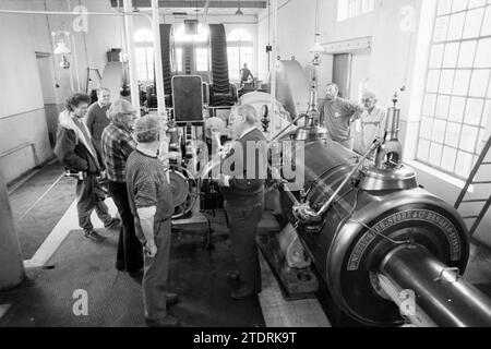 Wiedereröffnung der Dampfpumpenstation auf halbem Wege, Eröffnung, Öffnungen, Inbetriebnahme, Dampfpumpenstation und Dampfpumpenstation, Halfweg, 01-04-1989, Whizgle News aus der Vergangenheit, zugeschnitten auf die Zukunft. Erkunden Sie historische Geschichten, das Image der niederländischen Agentur aus einer modernen Perspektive, die die Lücke zwischen den Ereignissen von gestern und den Erkenntnissen von morgen überbrückt. Eine zeitlose Reise, die die Geschichten prägt, die unsere Zukunft prägen Stockfoto