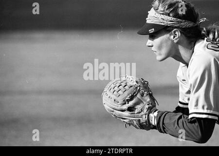 Softball, Terrasvogels - Zwillinge, 02-07-1993, Whizgle News from the Past, Tailored for the Future. Erkunden Sie historische Geschichten, das Image der niederländischen Agentur aus einer modernen Perspektive, die die Lücke zwischen den Ereignissen von gestern und den Erkenntnissen von morgen überbrückt. Eine zeitlose Reise, die die Geschichten prägt, die unsere Zukunft prägen Stockfoto