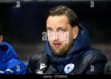 SPAKENBURG - Spakenburg Trainer Chris de Graaf vor der 2. Runde des KNVB Cups zwischen SV Spakenburg (am) und Excelsior Rotterdam im Sportpark de Westmaat am 19. Dezember 2023 in Spakenburg, Niederlande. ANP GERRIT VAN KÖLN Stockfoto