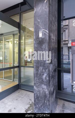 Erde, einer der Planeten von „neun Ansichten“ (Devet pogleda), ein verstecktes Sonnensystem im Maßstab 1:680 000 000 in Zagreb Kroatien; Kunstwerk von Davor Preis Stockfoto