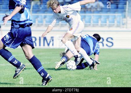 Football, Telstar - TOP Oss, 09.04.1999, Whizgle News aus der Vergangenheit, maßgeschneidert für die Zukunft. Erkunden Sie historische Geschichten, das Image der niederländischen Agentur aus einer modernen Perspektive, die die Lücke zwischen den Ereignissen von gestern und den Erkenntnissen von morgen überbrückt. Eine zeitlose Reise, die die Geschichten prägt, die unsere Zukunft prägen Stockfoto