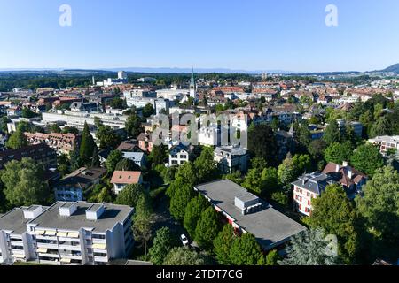 Blick auf die Skyline der Stadt Bern in der Schweiz im Sommer. Stockfoto
