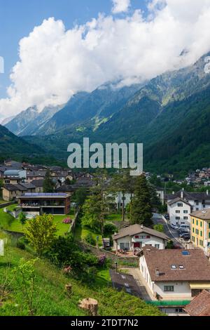 Mesocco: Dorf Mesocco, Misox-Tal in Moesa, Graubünden, Graubünden, Schweiz Stockfoto