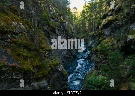 Wasserfall in der Gorner Schlucht in Zermatt, Schweiz Stockfoto