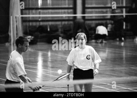 Badminton, lass es sein Champion, Haarlem, Niederlande, 20-01-1996, Whizgle News aus der Vergangenheit, zugeschnitten auf die Zukunft. Erkunden Sie historische Geschichten, das Image der niederländischen Agentur aus einer modernen Perspektive, die die Lücke zwischen den Ereignissen von gestern und den Erkenntnissen von morgen überbrückt. Eine zeitlose Reise, die die Geschichten prägt, die unsere Zukunft prägen Stockfoto