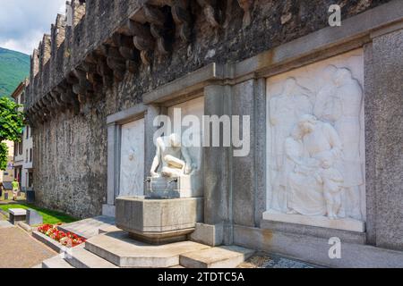 Bellinzona: Monumento ai caduti Kriegsdenkmal in Bellinzona, Tessin, Schweiz Stockfoto