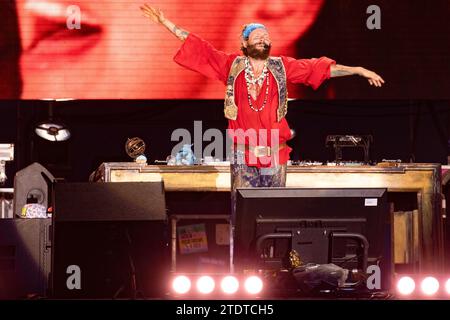 Castelvolturno, Italien. August 2020. Der italienische Sänger und Songwriter Lorenzo Cherubini, auch bekannt als Jovanotti, tritt live während der Jova Beach Party am Flava Beach in Castelvolturno (Caserta) auf. (Foto: Francesco Cigliano/SOPA Images/SIPA USA) Credit: SIPA USA/Alamy Live News Stockfoto