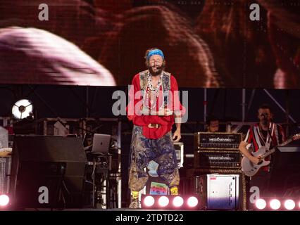 Castelvolturno, Italien. August 2020. Der italienische Sänger und Songwriter Lorenzo Cherubini, auch bekannt als Jovanotti, tritt live während der Jova Beach Party am Flava Beach in Castelvolturno (Caserta) auf. (Foto: Francesco Cigliano/SOPA Images/SIPA USA) Credit: SIPA USA/Alamy Live News Stockfoto