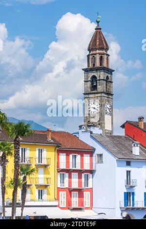 Ascona: Kirchturm Santi Pietro e Paolo in Locarno, Tessin, Schweiz Stockfoto