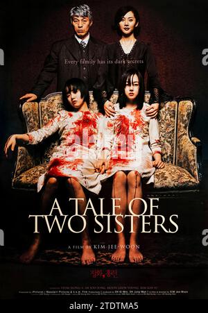 A Tale of Two Sisters [Originaltitel: Janghwa, Hongryeon] (2003) unter der Regie von Jee-woon Kim mit Lim Soo-jung, Yum Jung-Ah und Kim Kap-su in den Hauptrollen. Der koreanische Horror über ein Mädchen wird mit ihrer Schwester wiedervereint, nachdem sie Zeit in einer psychiatrischen Klinik verbracht hat und beginnt, ausbrechende Visionen zu sehen. Nur redaktionelle Verwendung, obligatorische Angabe: Media Associates/Big Blue Film Stockfoto