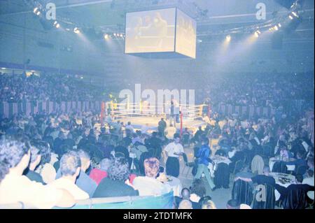 Free Fight Gala, Haarlem, Niederlande, 21-10-2000, Whizgle News aus der Vergangenheit, maßgeschneidert für die Zukunft. Erkunden Sie historische Geschichten, das Image der niederländischen Agentur aus einer modernen Perspektive, die die Lücke zwischen den Ereignissen von gestern und den Erkenntnissen von morgen überbrückt. Eine zeitlose Reise, die die Geschichten prägt, die unsere Zukunft prägen Stockfoto