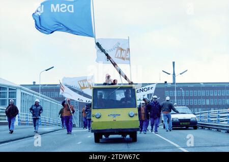 Tarifvertragsklage Hoogovens, IJmuiden, IJmuiden, Niederlande, 21-03-1999, Whizgle News aus der Vergangenheit, zugeschnitten auf die Zukunft. Erkunden Sie historische Geschichten, das Image der niederländischen Agentur aus einer modernen Perspektive, die die Lücke zwischen den Ereignissen von gestern und den Erkenntnissen von morgen überbrückt. Eine zeitlose Reise, die die Geschichten prägt, die unsere Zukunft prägen Stockfoto