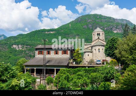 Capo di Ponte: Abtei Monastero di San Salvatore, romanische Architektur in Brescia, Lombardei, Italien Stockfoto