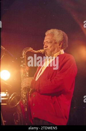 Illinois Jacquet, Meerse Jazz, 15.05.1998, Whizgle News from the Past, Tailored for the Future. Erkunden Sie historische Geschichten, das Image der niederländischen Agentur aus einer modernen Perspektive, die die Lücke zwischen den Ereignissen von gestern und den Erkenntnissen von morgen überbrückt. Eine zeitlose Reise, die die Geschichten prägt, die unsere Zukunft prägen Stockfoto