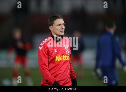 Unterhaching, Deutschland. Dezember 2023. Unterhaching, Deutschland 19. Dezember 2023: Fussball, Herren, 3.Liga, Saison 2023/2024, SpVgg Unterhaching - SSV Jahn Regensburg, Uhlsportpark Alexander Bittroff (SSV Jahn Regensburg) beim Aufwärmen, Kopf, Oberkörper DFB-Vorschriften verbieten jede Verwendung von Fotografien als Bildsequenzen und/oder Quasi-Video Stockfoto