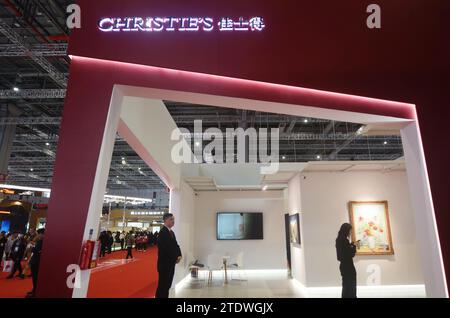 SHANGHAI, CHINA - 6. NOVEMBER 2023 - Foto vom 6. November 2023 zeigt Christies Stand auf der 6. China International Import Expo in Shanghai, CH Stockfoto