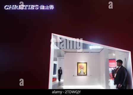 SHANGHAI, CHINA - 6. NOVEMBER 2023 - Foto vom 6. November 2023 zeigt Christies Stand auf der 6. China International Import Expo in Shanghai, CH Stockfoto